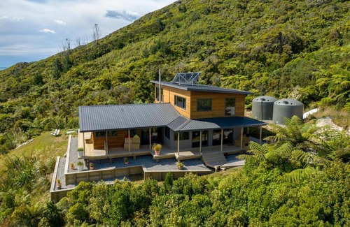 Paparoa National Park Cabina | Tasman Sea Retreat