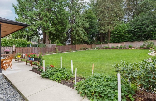 Lynn Valley Casa | Tastefully Furnished Newly Updated 2 BD Central Lynn Valley North Vancouver