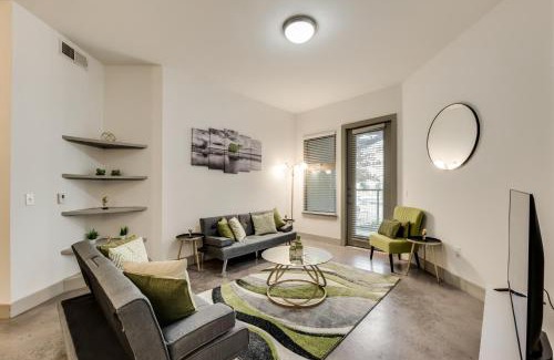 Coffeyville Apartamento | Tasteful 2BR I Pool I Gym I Parking I Workspace