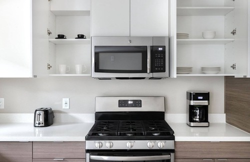 Campbell Apartamento | Tasteful Campbell 1BR w/ Pool, Parking, walk to Groceries, by Blueground