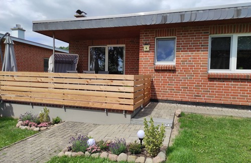 Klocksdorf Casa | Tasteful vacation home with fireplace directly on the lake and own sauna. Klocksdorf