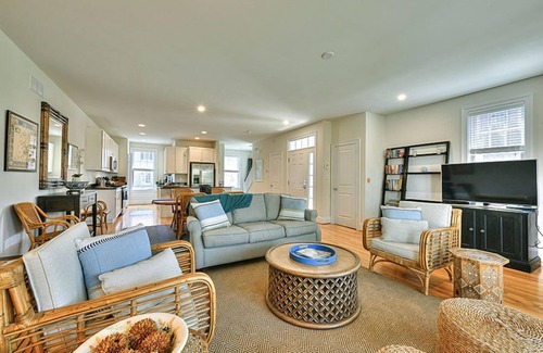Rehoboth Beach Casa | Casa decorada con buen gusto y cómodamente amueblada a solo minutos de las playas de la zona