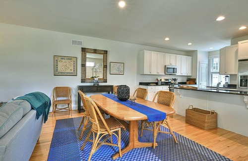 Rehoboth Beach Casa | Casa decorada con buen gusto y cómodamente amueblada a solo minutos de las playas de la zona