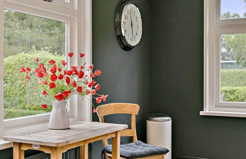 Ouddorp Casa | Tastefully decorated holiday home with an outdoor kitchen in Ouddorp, close to the beach and the sea.