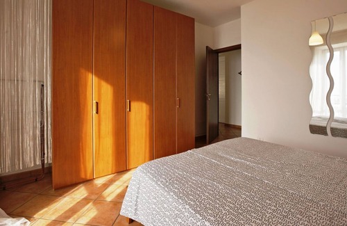Tronzano Lago Maggiore Apartamento | Amueblado con buen gusto apartamento de 2 dormitorios con vistas al mar y la playa Jardín