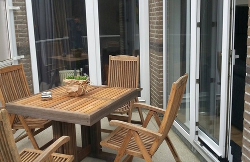 Julianadorp aan zee Apartamento | Apartamento amueblado con buen gusto y con un gran balcón, a 350 metros de la playa.