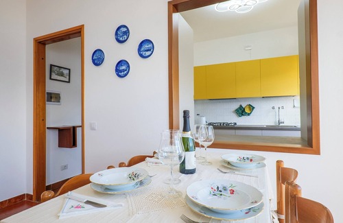 Gonte Apartamento | Tastefully furnished 3½-room apartment with veranda, garden and balcony