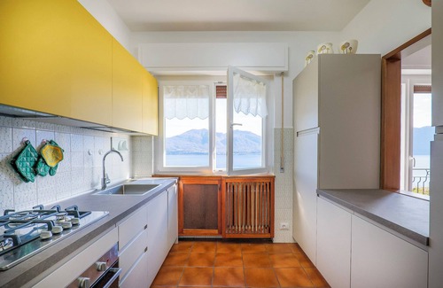 Gonte Apartamento | Tastefully furnished 3½-room apartment with veranda, garden and balcony