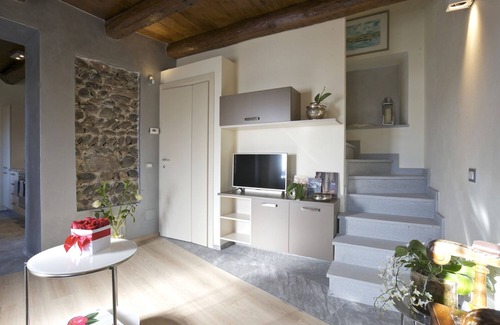 Pallanza Apartamento | Amueblado con buen gusto apartamento de 3 habitaciones con terraza y balcón