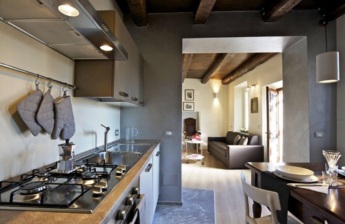 Pallanza Apartamento | Amueblado con buen gusto apartamento de 3 habitaciones con terraza y balcón