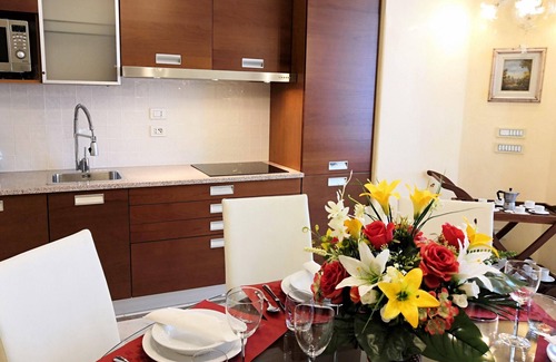 Verbania Apartamento | Apartamento de 3 habitaciones amueblado con buen gusto en una villa bien mantenida con acceso privado al lago