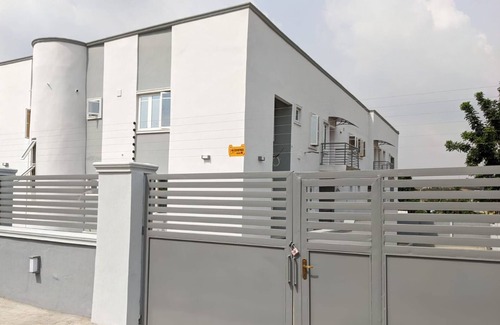 Ibadan Casa | Tastefully furnished home in quiet, secure and accessible community in Bodija A1