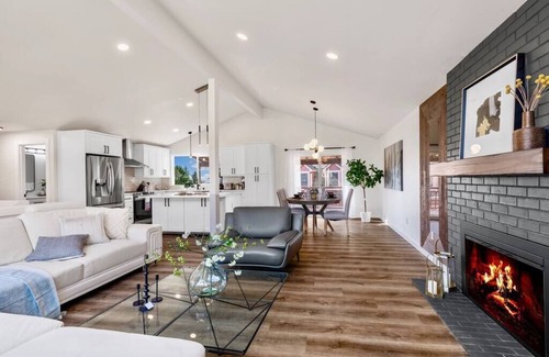 Inglewood-Finn Hill Casa | Tastefully Remodeled 4 Bedroom Home with Rainier View