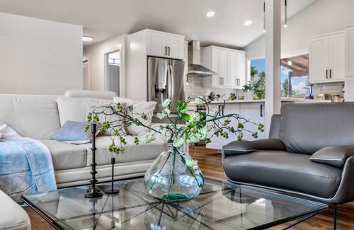 Inglewood-Finn Hill Casa | Tastefully Remodeled 4 Bedroom Home with Rainier View