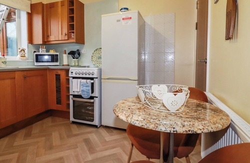 Penryn Cabaña | TATARAMOA, family friendly, character holiday cottage in Penryn