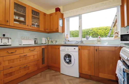 Penryn Cabaña | TATARAMOA, family friendly, character holiday cottage in Penryn