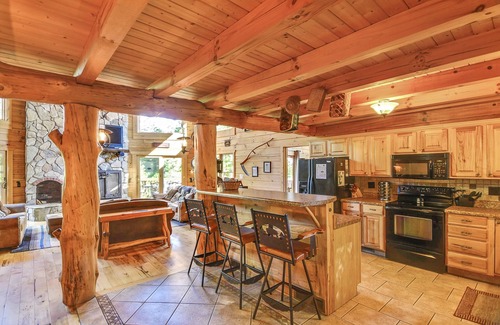 Clyde Cabina | ¡Tatonka Lodge, 2 master suites en un rancho de búfalos!