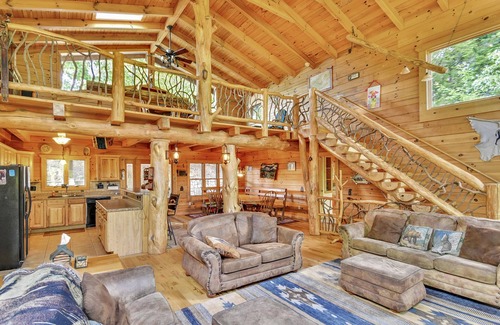 Clyde Cabina | ¡Tatonka Lodge, 2 master suites en un rancho de búfalos!