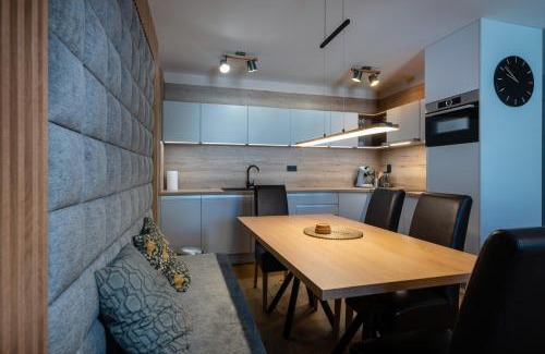 Vysoke Tatry Apartamento | TATRYSTAY Luxury Penthouse Apartment PodLesom & Free EVC