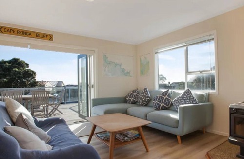 Taupo Bay Casa | Taupo Bay holiday home - 6 Bedrooms, 2 Bathrooms plenty of parking for the boat