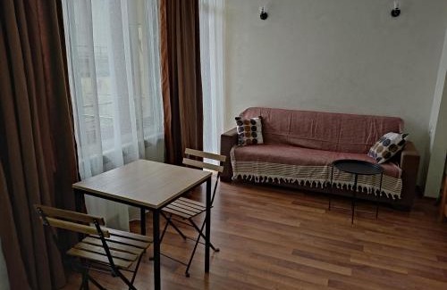Old Boulevard Apartamento | Tavdadebuli apartment