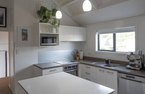 Tawa Casa | Tawa Retreat - Wellington Holiday Home