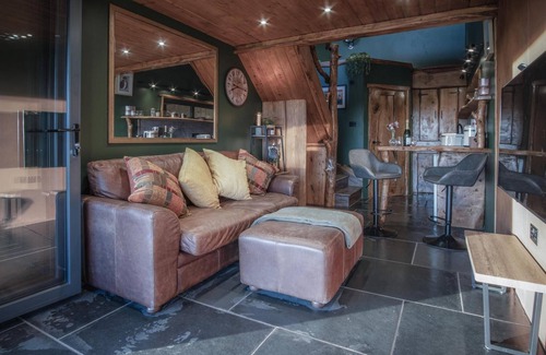 Tiers Cross Casa | Tawny Lodge - Luxurious 1 Bedroom - Blossom Farm