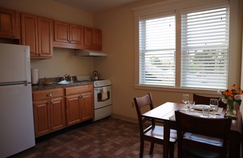 Lewisburg Casa | Tawsty Flower - Haines Suites