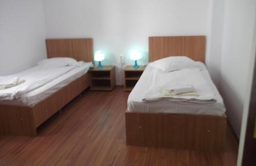 Otopeni Hostal | Taxi Hostel