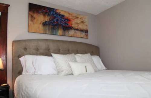 Cottonwood Falls Casa | Taylor Historic Guesthouse - Cottonwood Falls: Escape to a piece of history !