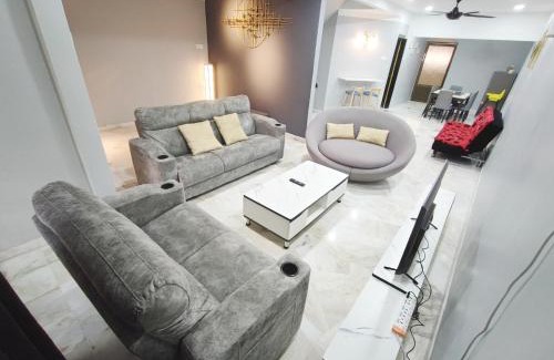 Taman Bertuah Casa | TB HOMESTAY Tasek klebang(taman bertuah) 10pax wifi