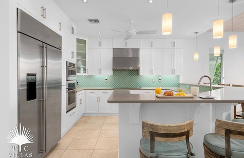 Ocean Point Casa | TC Villas - Lilikoi - Calm Beach, Pool, Kayaks & Family-Friendly Fun