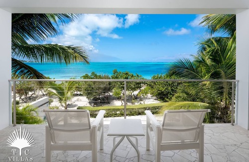 Providenciales Casa | Water Edge Villa en Grace Bay Beach, una escapada romántica a las Islas Turcas y Caicos