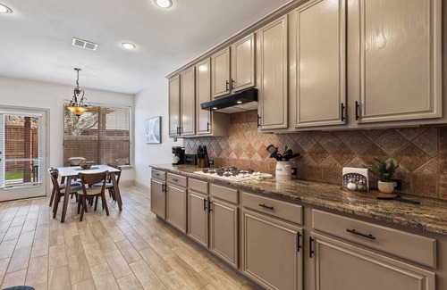 Flower Mound Casa | TCH - Spacious 4bd/2ba in Flower Mound w/Workspace