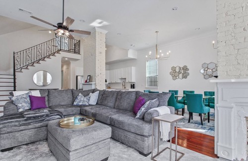 West Riverside Casa | Tchop House, Walkable to Amazing Restaurants!