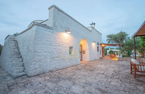 Fumarola Casa | TD Trulli Chiara Tastefully Decorated with Pool