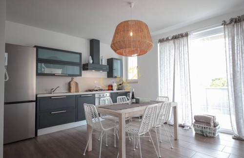 Cozzana Casa | TD Villa Patrizia Pool & Alfresco Kitchen