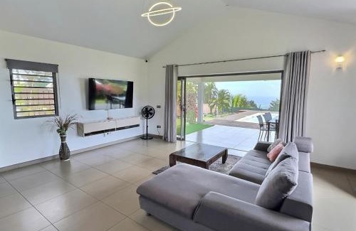 Faaa Villa | Te Vai Moana, Your Oasis Near Airport
