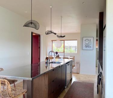 Raglan Casa | Te Whare Whero