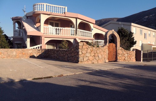 Cesarica Apartamento | Bonito apartamento junto al mar en la bonita casa dentro del parque natural Velebit
