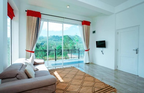 Hatton Hotel | Tea hills lake