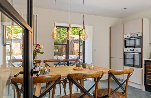 Oxwich Casa | Teacher's Cottage