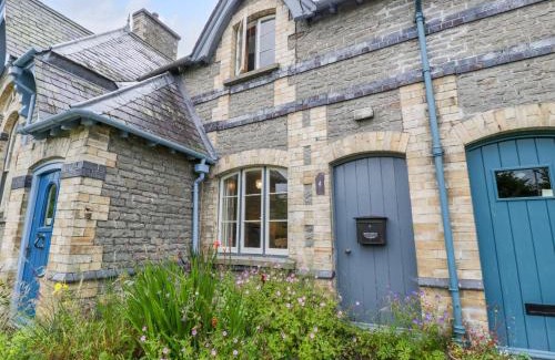 Kinnerton Casa | Teacher's Cottage