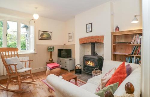 Kinnerton Casa | Teacher's Cottage