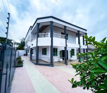 East Legon Apartamento | Teak Gardens D4 - East Legon