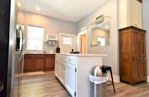 Charleston Casa | Teal Door Inn-With Fire Pit!