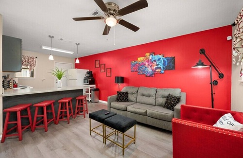 Pineville Apartamento | Team Ready King Bed 3 TVs Kitchen Parking W/D