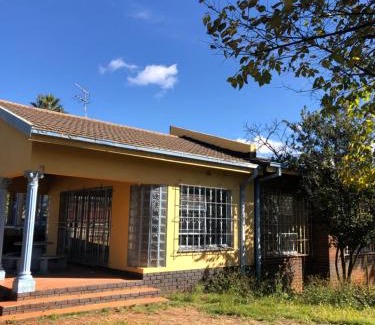 Greater Johannesburg Metropolitan Area Casa | Tebogo Holiday Home