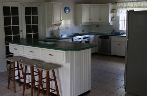 Rodney Bay Cama Y Desayuno | Tee's Island Home