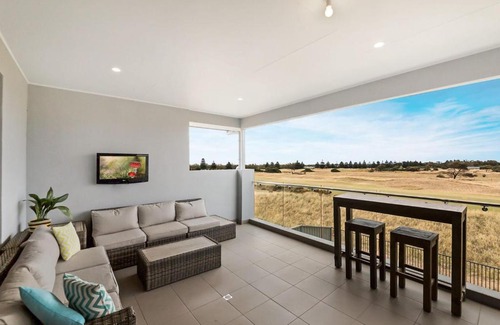 Normanville Casa | Tee Two on Troon - 21/30 Troon Drive